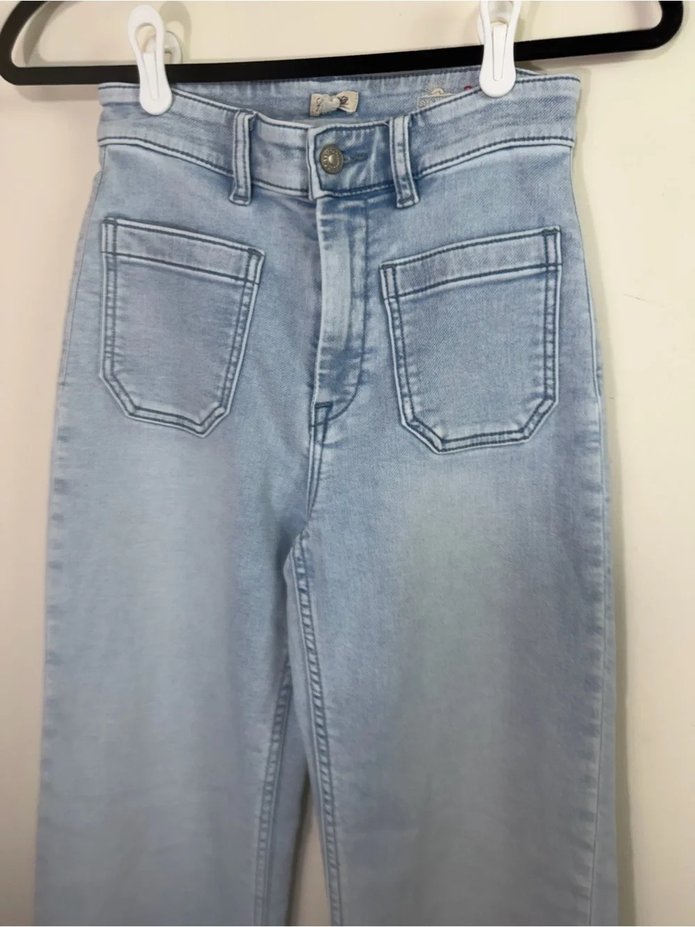 Faherty Stretch Terry Patch Pocket High Rise Light Wash Flare Jeans NWOT Sz 25